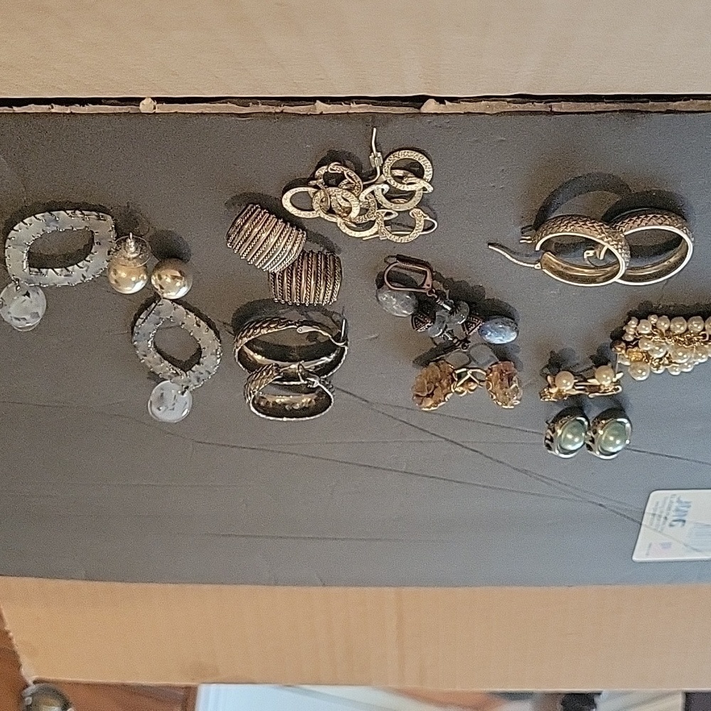 VINTAGE earrings.